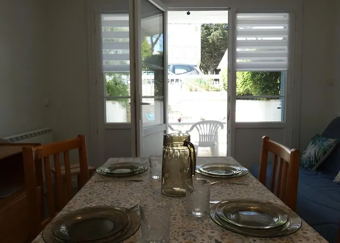 2 Pres De La - Animaux Admis - Fr-1-323-314 * 생장드몽